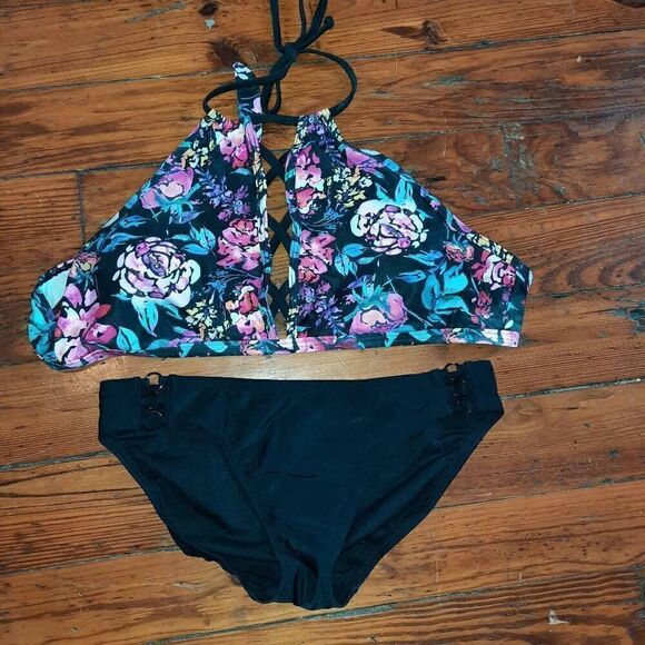 Two Piece Swim Suit Set - Picture 1 of 4
